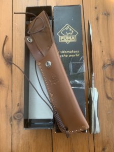 Puma Knife: Puma Rare Original 2002 New Hunter Model 118375 in original sheath and box.