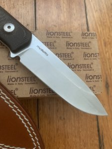 LionSTEEL Italy. Model B41-1 CVG Green Canvas Micarta Handle with Leather Sheath