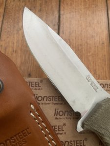 LionSTEEL Italy. Model M5 CVG-1 Green Canvas Micarta Handle with Leather Sheath