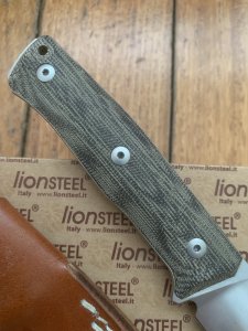LionSTEEL Italy. Model B35 CVG Green Canvas Micarta Handle with Leather Sheath