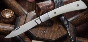 Kizlyar Knife: Russian Kizlyar Supreme Model AUS-8 GENT Folding Knife with  Handle and Box