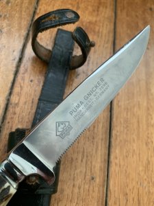 Puma Knife: Pre-64 'USED' 3596 GNICKER Knife with Stag Handle In Original Forest Green Sheath