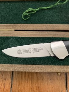 Puma Knife: Puma 1990 Australian Wildlife Collection 'Crocodile' model 985 Custom Folding Knife with Ebony Handle Original Box and matching Warranty #169/200