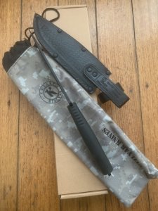 Kizlyar Knife: Kizlyar Original Phoenix Black Military Knife with Elastron Rubberised Handle and Leather Sheath #628