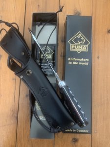 Puma Knife: Puma Special Oryx Edition White Hunter with Black Leather Sheath