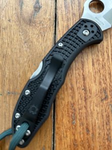 Spyderco SEKI Japan Delica4 Part Serrated Blade Lock Back Folding Knife