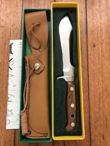 Puma Knife: Puma Rare 1989 Auto White Hunter Knife with sheath and original correct Plastic Box