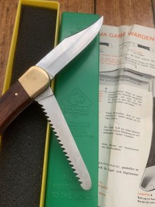 Puma Rare Model 971 Game Warden 1976 Saw and Blade Folding Knife with original box & Paperwork #97674