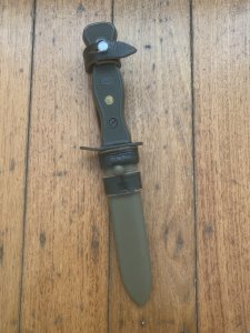 Puma Knife: Puma Original 1983 6379 Bundeswehr Military (Civilian) Knife in original metal sheath