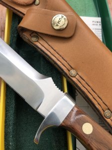 Puma Knife: Puma Rare 1989 Auto White Hunter Knife with sheath and original correct Plastic Box