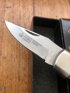 Puma Knife: Rare Puma THUYA Folding Knife with Root Wood Handle in original Black Box