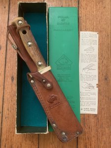 Puma Knife: Puma 11 6385 Original Right 1968 Hand  Trappers Companion in Puma Sheath and Original Box