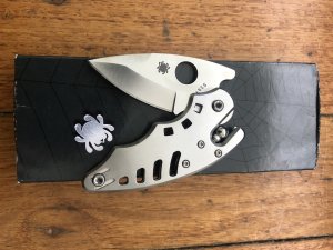 Spyderco Unique C98P POLIWOG Folding Knife