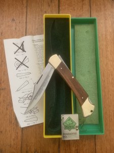 Puma Knife: Puma 1982 Trail Boss/Emperor 975 Folding Knife with Jacaranda Handle Original Box and matching Warranty