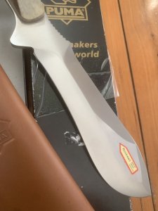 Puma Knife: Puma Rare Original 2002 New Hunter Model 118375 in original sheath and box.