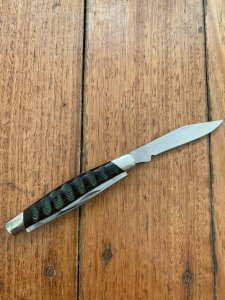Buck Knife: 2008 Buck 303 Cadet Special Edition 3 Blade Pocket Knife With Green/Black Jigged Bone