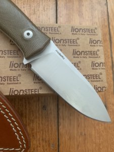 LionSTEEL Italy. Model M4 CVG Green Canvas Micarta Handle with Leather Sheath