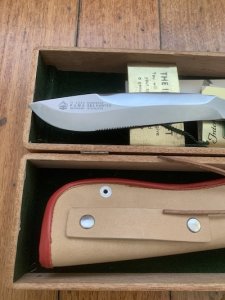 Puma Knife: Puma Original 1987 SEA HUNTER 17 6363 in Original Sheath and Matching Wooden Box