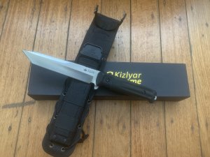 Kizlyar Knife: Kizlyar Original Aggressor D2 Semi-Tanto Blade with Kraton Handle