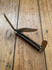 Puma Knife: Puma rare vintage 1974 'STOCK' 3 blade Fold back Knife with Dark Brown Jigged Bone Handle