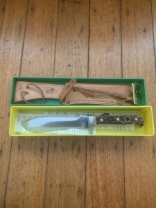 Puma Knife: Puma Original 1972 White Hunter 116377 in original box & warranty