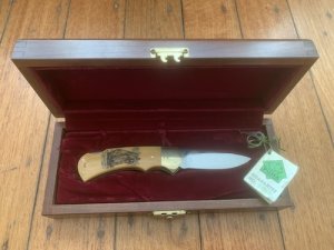 Puma Knife: Limited Edition 1983 715 4 Star Spirit of Massachusetts Scrimshawed Handle in Wooden Presentation Box
