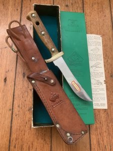 Puma Knife: Puma 11 6385 Original Right 1968 Hand  Trappers Companion in Puma Sheath and Original Box