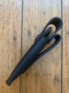 Puma Knife Sheath: Medium Vertical Clip Black Leather Knife Pouch