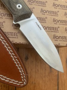 LionSTEEL Italy. Model B35 CVG Green Canvas Micarta Handle with Leather Sheath
