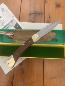 Puma Rare model 970 Game Warden 1971 Folding Lock Knife With Suede Pouch and in Original box #63171
