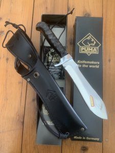 Puma Knife: Puma Special Oryx Edition White Hunter with Black Leather Sheath