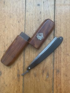 Puma Knife: Rare Puma Original Cut Throat Razor No 198 CAUDANO TORINO in Original Wooden Box