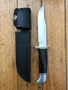 Buck Knife: Buck 2006 Model 119 Special Hunting Knife with Leather Sheath