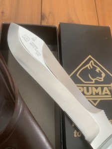 Puma Knife: Puma German Special Edition 'LEOPARD' Model White Hunter with Peach Burl Handle #038