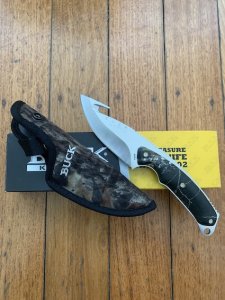 Buck Knife: Rare 2007 Buck Alpha Gut Hook Hunter with Camo Handle  & Camo Sheath