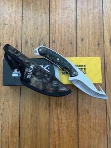 Buck Knife: Rare 2007 Buck Alpha Gut Hook Hunter with Camo Handle  & Camo Sheath