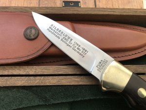Puma Knife: Puma Rarity Original 1769-1991 4 Star Fixed Blade GOLD Silberlöwe Knife with Grenadill Handle in Original Box