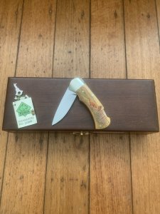 Puma Knife: Puma Original Scrimshawed Puma Roe Deer 4 Star Folding Lock Blade Knife with Presentation Box