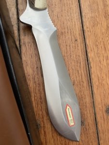 Puma Knife: Puma Rare Original 2001 New Hunter Model 118375 in original sheath and box.