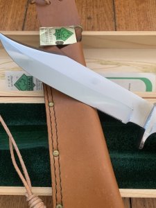 Puma Knife: 1982 Puma Big Big Bowie knife with Stag Antler Handle in original Wooden Box & Warranty