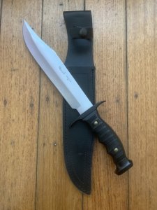 Muela Knife: Muela Big Bowie with Black Handle & Black Leather Sheath