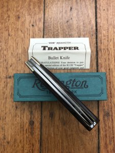 Remington made in USA 1989 Trapper Twin Blade Bullet Knife