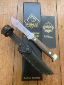 Puma Knife: Puma Jagdnicker nach Frevert 3587 Knife with Walnut Wood Handle