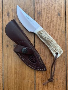 Muela Knife: Muela ORIX Hunting Knife with Stag Handle