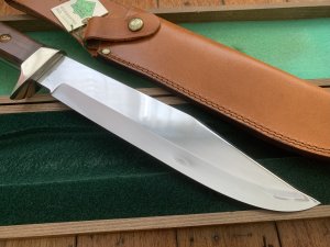 Puma Knife: 1989 Puma Big Big Bowie knife with Wooden Handle in original Wooden Box #45982