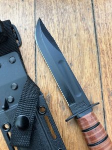 Ka-Bar Knife: Kabar USMC Special Edition Short Plain-edge blade with Hard Sheath