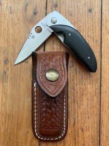 Spyderco VIELE 2 Japanese Straight Edge Lock Back Folding Knife with Pouch