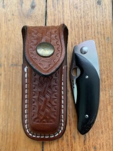 Spyderco VIELE 2 Japanese Straight Edge Lock Back Folding Knife with Pouch