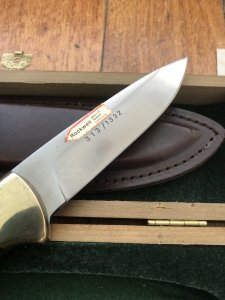 Puma Knife: Puma Rarity Original 1769-1991 4 Star Fixed Blade COPPER Silberlöwe Knife with Grenadill Handle in Original Box