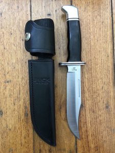 Buck Knife: Buck 2006 Model 119 Special Hunting Knife with Leather Sheath